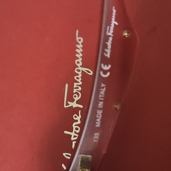 SALVATORE FERRAGAMO SUN GLASSES EUC IN CASE BOX - Picture 4 of 7